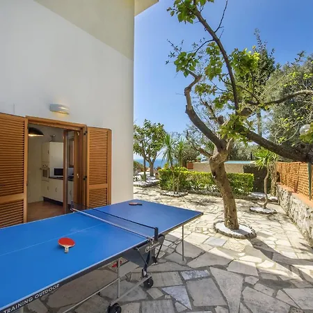 Sleeps 10 Pool Air Con Wifi וילה