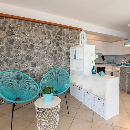 Sleeps 10 Pool Air Con Wifi * נראנו