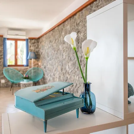 וילה Sleeps 10 Pool Air Con Wifi נראנו