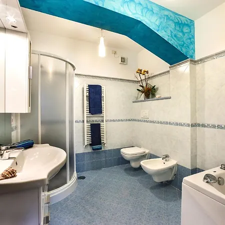 Sleeps 10 Pool Air Con Wifi